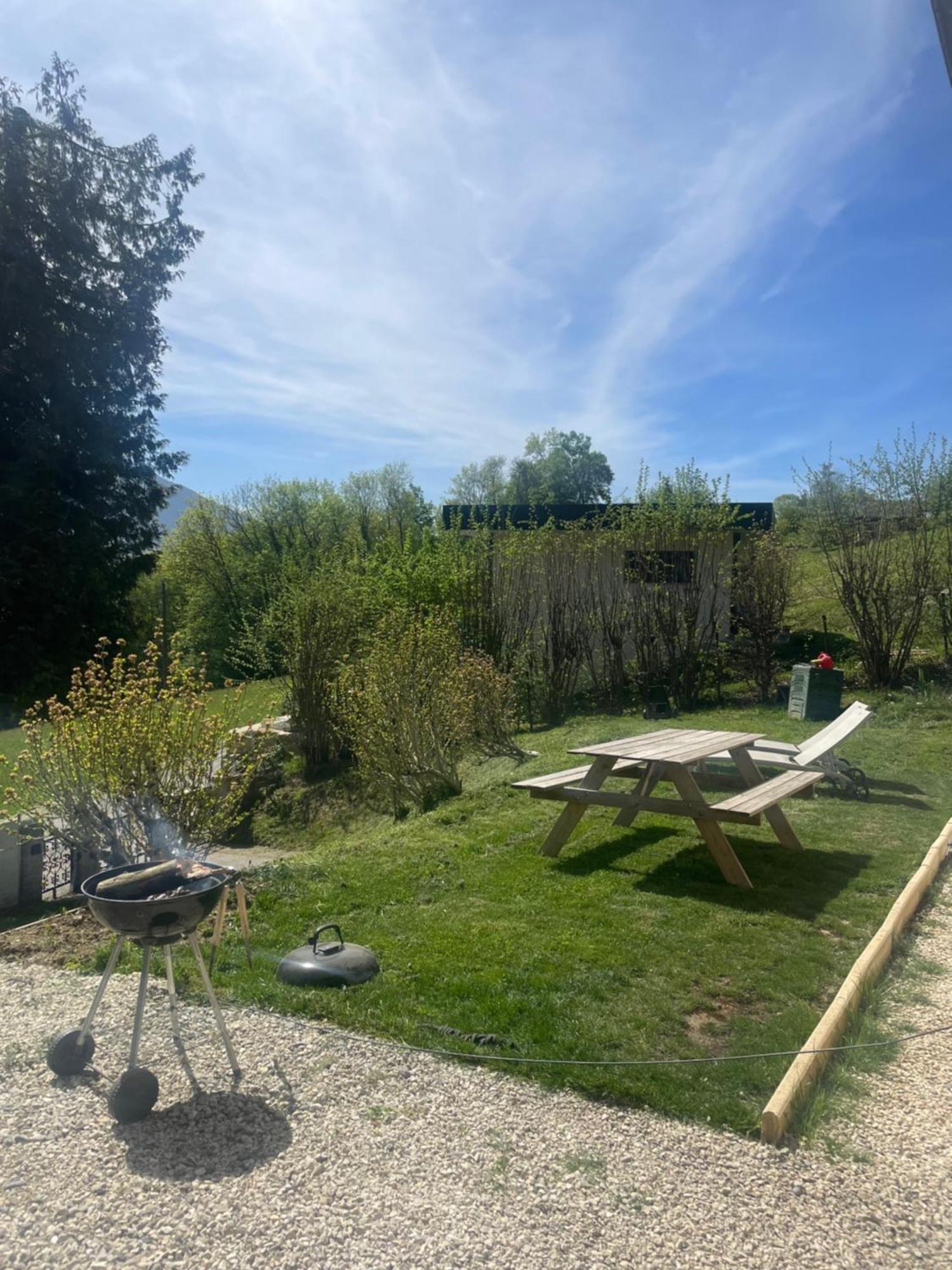 Petit Logement Cosy Dans Maison Au Calme Verrens-Arvey 外观 照片